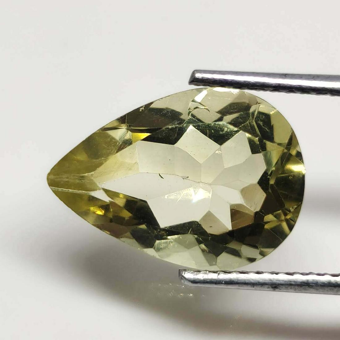 4.20 ct Natural Green Lemon Quartz: No Reserve! Title: 4.20 ct Natural Green Lemon Quartz Additional Information: Gemstones: Quartz Carat Weights: 4.20 ct Size/Dimensions: 13 x 9 x 6 mm Materials & Techniques: Quartz,Stone Shipping: Dom