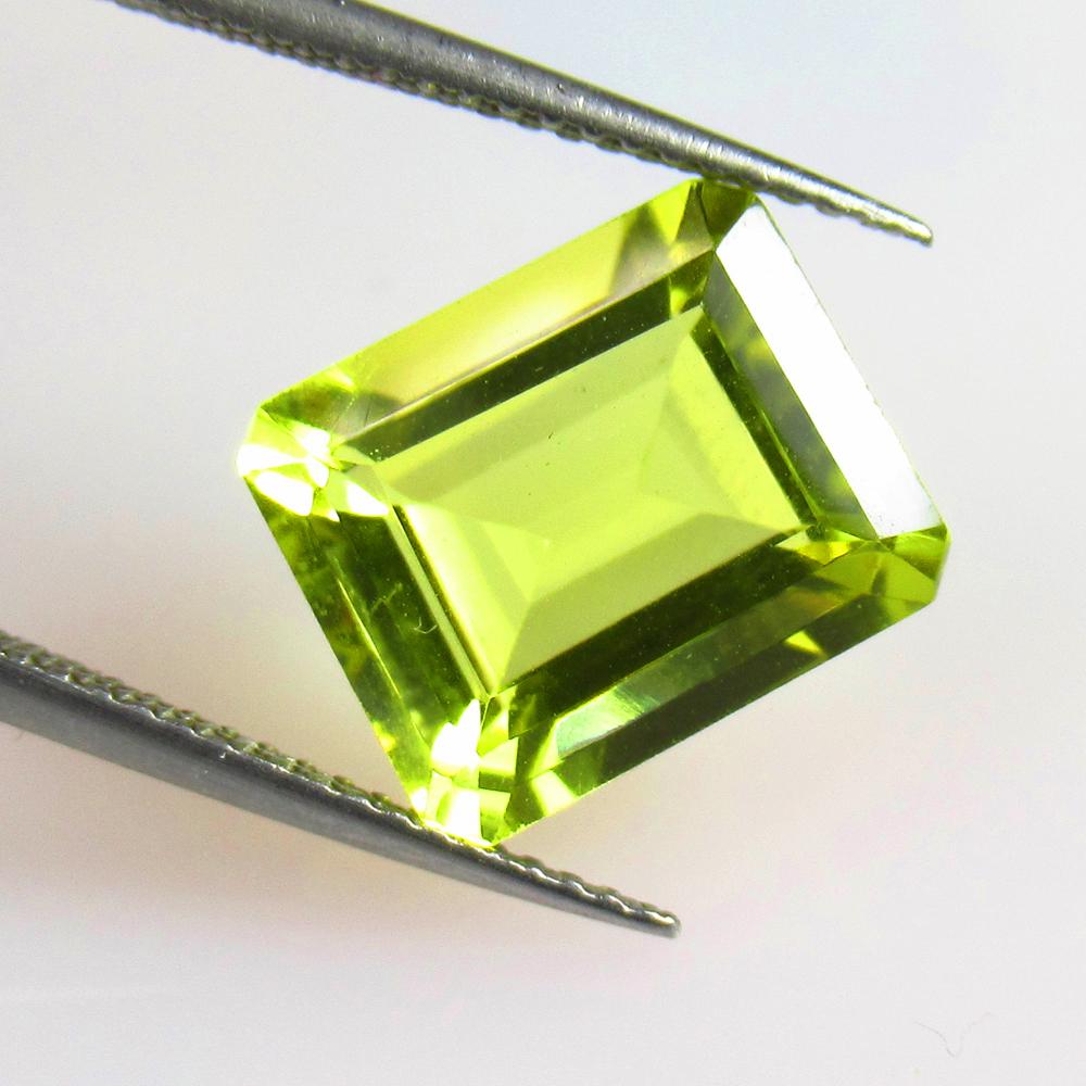 5.53 Ctw Natural Lemon Quartz Octagon Cut: No Reserve! Title: 5.53 Ctw Natural Lemon Quartz Octagon Cut Stone Clarity: VVS Gemstones: Natural Lemon Quartz Carat Weights: 5.53 Size/Dimensions: 12.10 x 10.10 x 6.50 mm Additional Information: Top