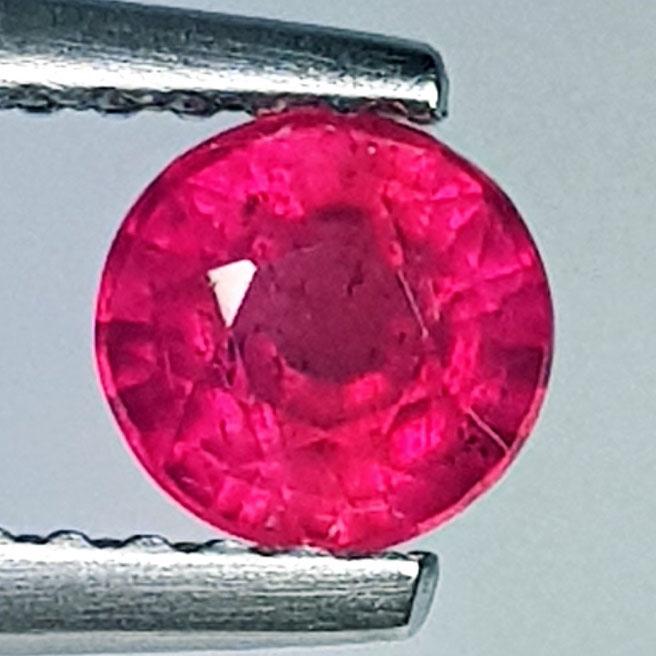 0.65 Ctz Top Quality Pinkish Red Natural Ruby: No Reserve! Title: 0.65 Ctz Top Quality Pinkish Red Natural Ruby Color/Clarity: Pinkish Red / VVS/VS Gemstone: Ruby Carat Weight: 0.65 Size/Dimensions: 5.00 x 5.00 x 3.20 Additional Information: Burma