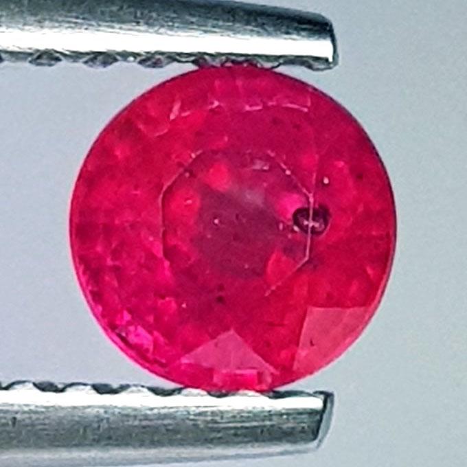 0.82 Ctz Top Quality Pinkish Red Natural Ruby: No Reserve! Title: 0.82 Ctz Top Quality Pinkish Red Natural Ruby Color/Clarity: Pinkish Red / VVS/VS Gemstone: Ruby Carat Weight: 0.82 Size/Dimensions: 5.00 x 5.00 x 3.70 Additional Information: Burma