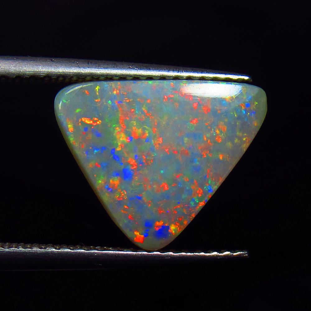 4.20 Ctw Natural Australian Doublet Opal Trillion Cabochon: No Reserve! Title: 4.20 Ctw Natural Australian Doublet Opal Trillion Cabochon Stone Clarity: Opaque Gemstones: Natural Australian Opal Carat Weights: 4.2 Size/Dimensions: 12.40 x 10.70 x 4.80 mm Addit