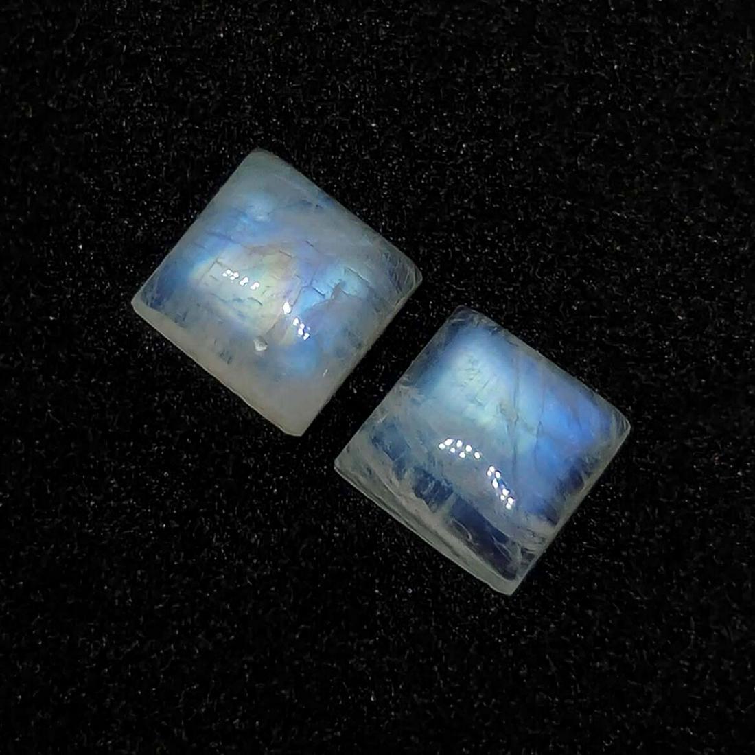 3.40 ct Natural White Rainbow Moonstone Pair: No Reserve! Title: 3.40 ct Natural White Rainbow Moonstone Pair Additional Information: Gemstones: Rainbow Moonstone Carat Weights: 3.40 ct Size/Dimensions:7 X 7 mm Origin : India Materials & Techniqu