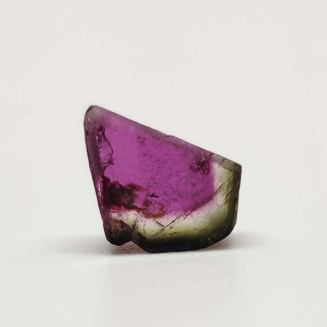 1.05 ct Natural Watermelon Bio Tourmaline Slice: No Reserve! Title: 1.05 ct Natural Watermelon Bio Tourmaline Slice Additional Information: Gemstones: Tourmaline Carat Weights: 1.05 ct Size/Dimensions: 9 X 6 X 2.2 mm Materials & Techniques: Tourmali