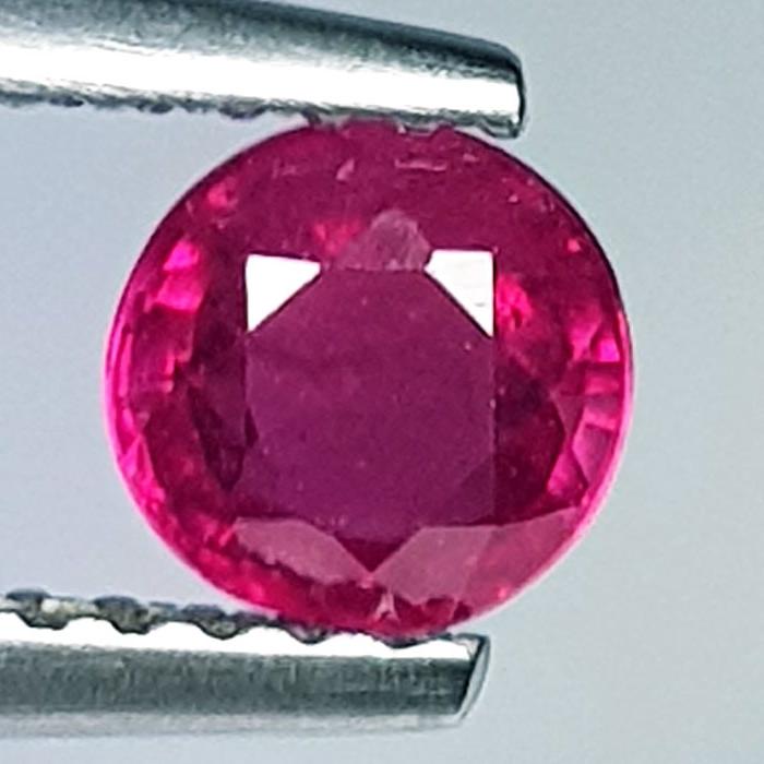 0.69 Ctz Top Quality Pinkish Red Natural Ruby: No Reserve! Title: 0.69 Ctz Top Quality Pinkish Red Natural Ruby Color/Clarity: Pinkish Red / VVS/VS Gemstone: Ruby Carat Weight: 0.69 Size/Dimensions: 5.00 x 5.00 x 2.80 Additional Information: Burma