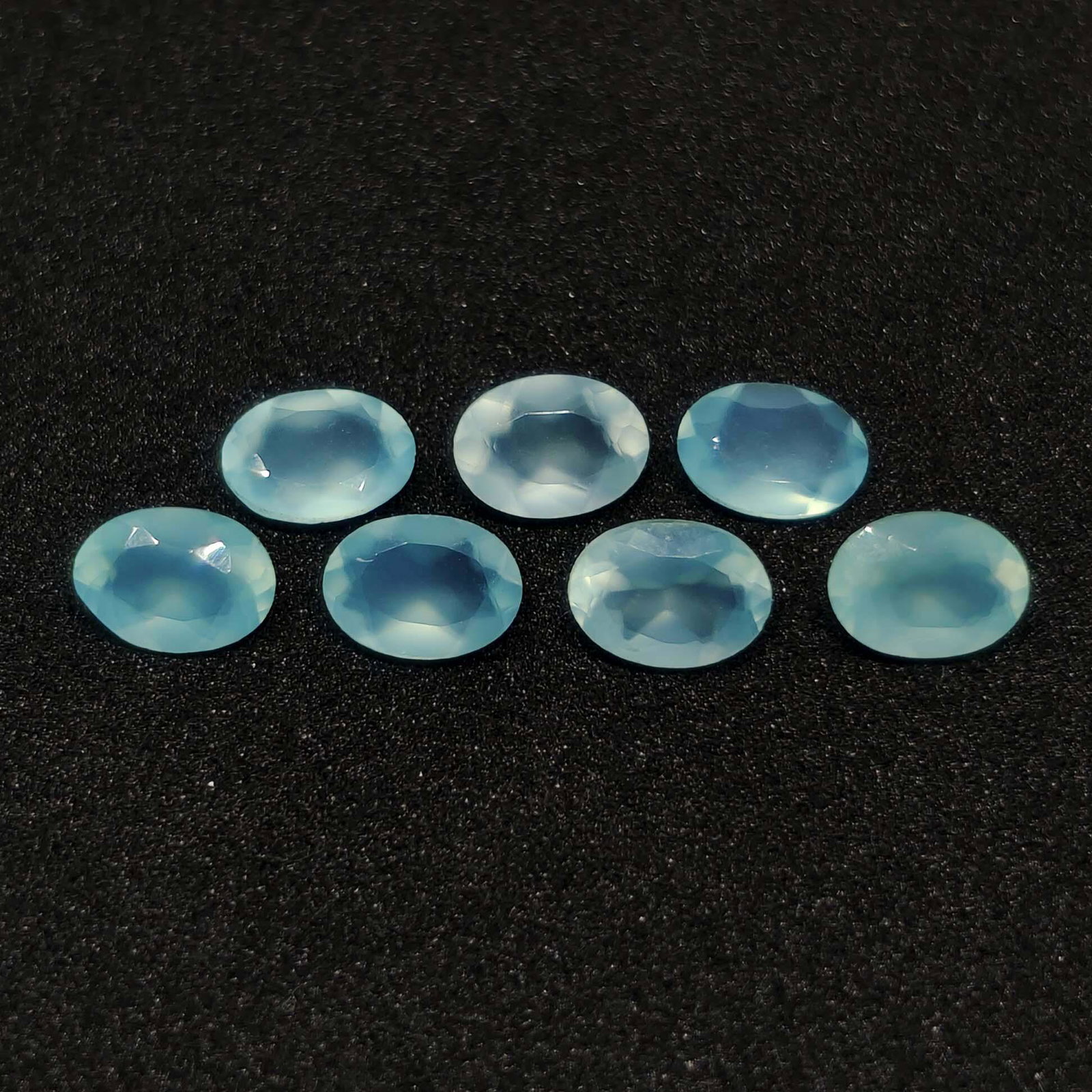 4.60 ct Natural Blue Chalcedony Lot: No Reserve! Title: 4.60 ct Natural Blue Chalcedony Lot Additional Information: Gemstones: Chalcedony Carat Weights: 4.60 ct Size/Dimensions: 7 X 5 mm Materials & Techniques: Chalcedony Shipping: Domes