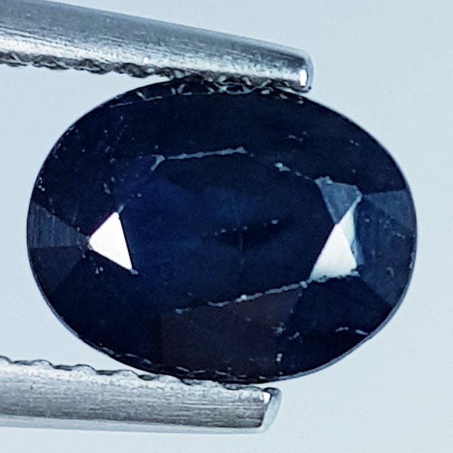 1.91 Ctz Natural Blue Sapphire: No Reserve! Title: 1.91 Ctz Natural Blue Sapphire Color/Clarity: Blue / VS Gemstone: Sapphire Carat Weight: 1.91 Size/Dimensions: 8.00 x 6.10 x 4.20 Additional Information: Burma / Oval Shipping: