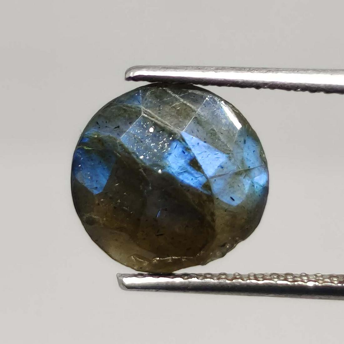 3.05 ct Natural Faceted Labradorite: No Reserve! Title: 3.05 ct Natural Faceted Labradorite Additional Information: Gemstones: Labradorite Carat Weights: 3.05 ct Size/Dimensions: 10 x 10 mm Origin : India Materials & Techniques: Labrador