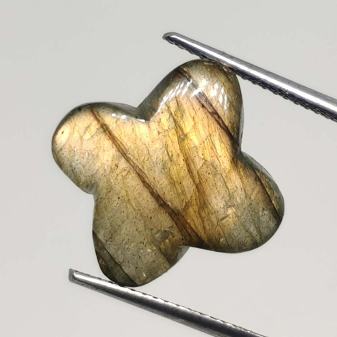 8.25 ct Natural Labradorite Star: No Reserve! Title: 8.25 ct Natural Labradorite Star Additional Information: Gemstones: Labradorite Carat Weights: 8.25 ct Size/Dimensions: 14 X 14 mm Materials & Techniques: labradorite Shipping: Dome