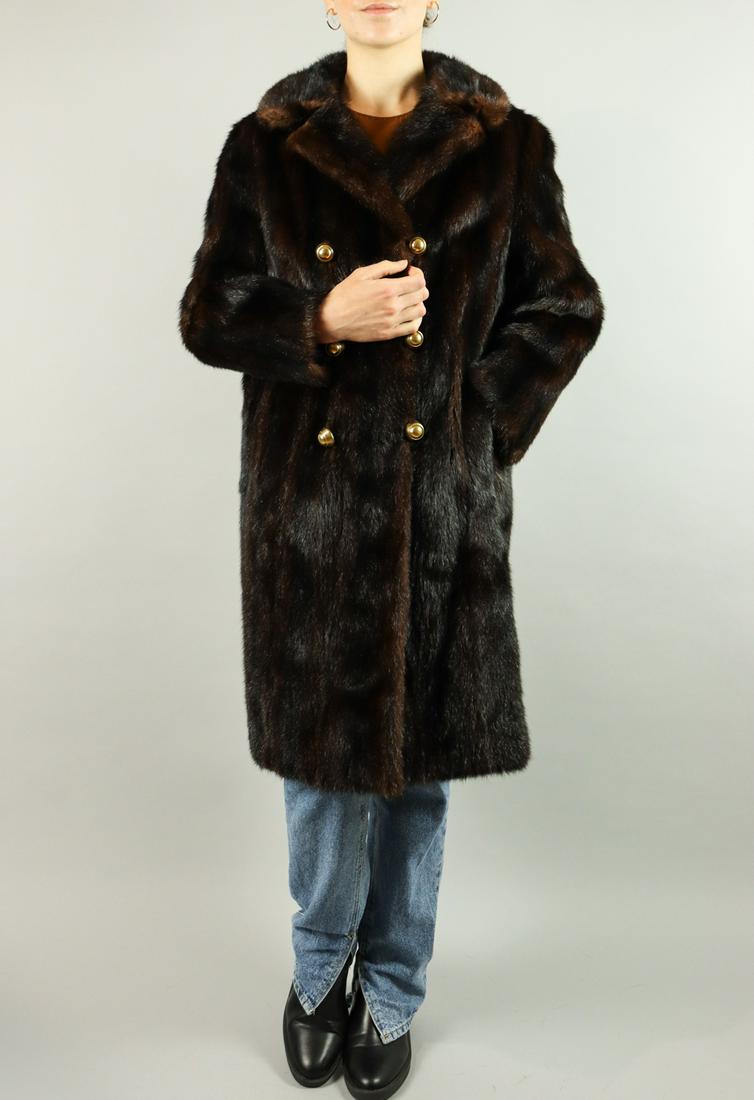 BROWN MINK FUR COAT US14; EU L: Title: BROWN MINK FUR COAT US14; EU L Size/Dimensions: Aproximate size: US14; EU L : Important details: Length: 100cm/39.37in -Shoulders width:48cm/18.9in -Sleeve Length:58cm/22.83in -Bust size ( pit