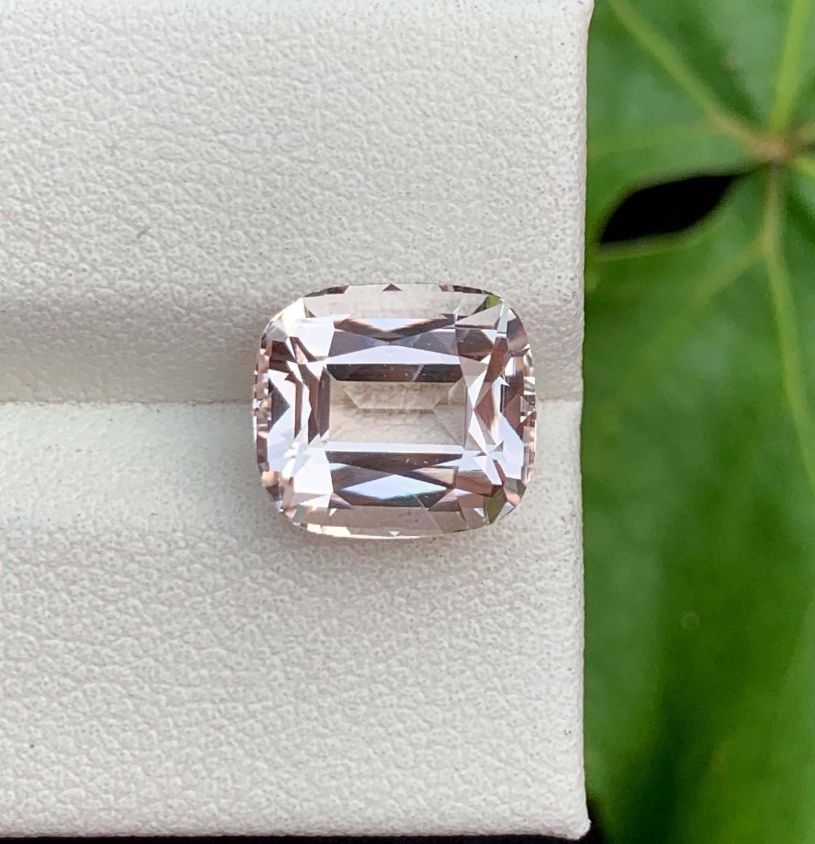 Soft Peach Morganite,Precision Cushion Cut Morganite, Loose Gemstone Natural Gemstone for Jewelry,: Materials: Gem type: Morganite Description Soft Peach Morganite,Precision Cushion Cut Morganite, Loose Gemstone Natural Gemstone for Jewelry, Product Information: Gemstone Type: Soft Peach Morganite G