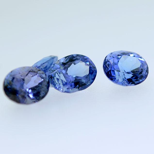 4.75 Cts Best Oval Tanzanite Lot 4 Pcs: Title: 4.75 Cts Best Oval Tanzanite Lot 4 Pcs Color/Clarity: PurpleBlue/VS Gemstone Type: Tanzanite Carat Weights: 4.75 cts Size/Dimensions: 7.03 x 5.72 x 4.44 mm Reserve: $125.00 Shipping: Domestic: