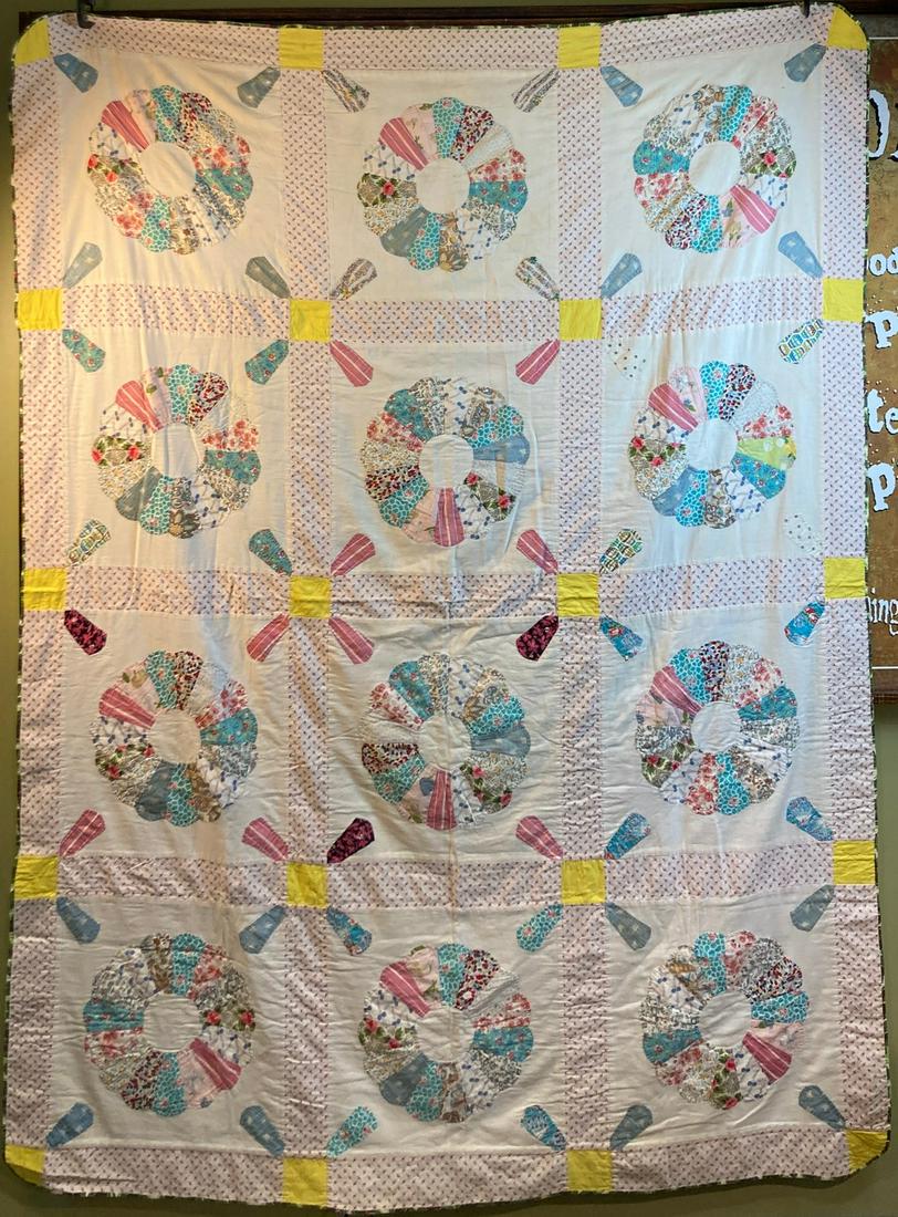 ANTIQUE LARGE FLORAL RING PATCHWORK QUILT 82” X 60” (1 of 13)