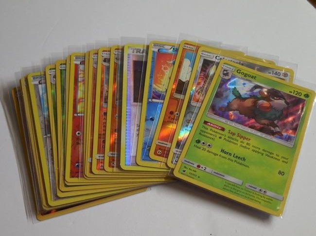 LARGE POKEMON HOLOGRAPHIC FOIL CARD LOT (1 of 4)