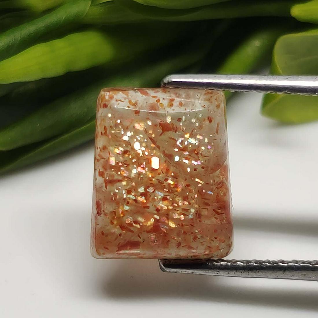 2.90 ct Natural Sunstone: No Reserve! Title: 2.90 ct Natural Sunstone Additional Information: Gemstones: Sunstone Carat Weights: 2.90 ct Size/Dimensions: 10 X 8 X 3 mm Materials & Techniques: Sunstone Shipping: Domestic: Flat-