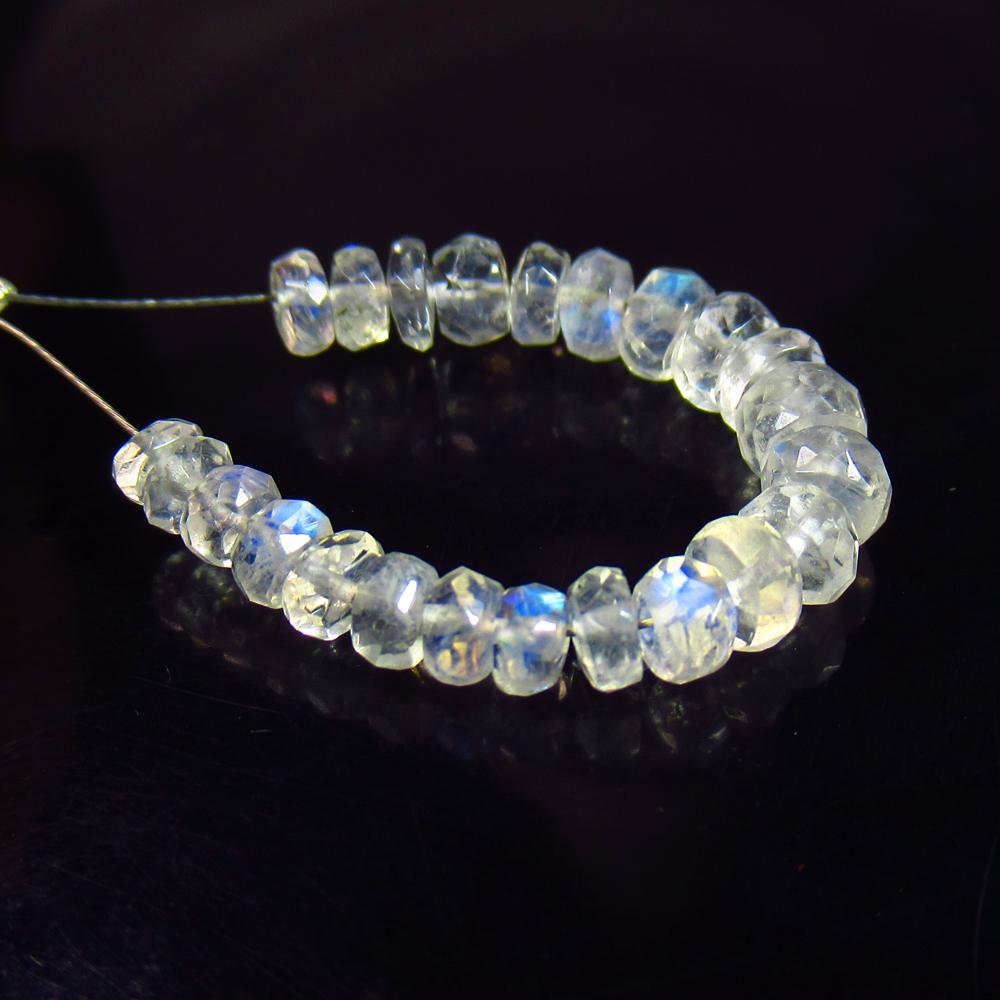 7.00 Ctw Natural 23 Blue Moonstone Round Beads: No Reserve! Title: 7.00 Ctw Natural 23 Blue Moonstone Round Beads Stone Clarity: Translucent Gemstones: Natural Moonstone Beads Carat Weights: 7 Size/Dimensions: 3.50 - 4.50 mm / 23 Pc's Additional In