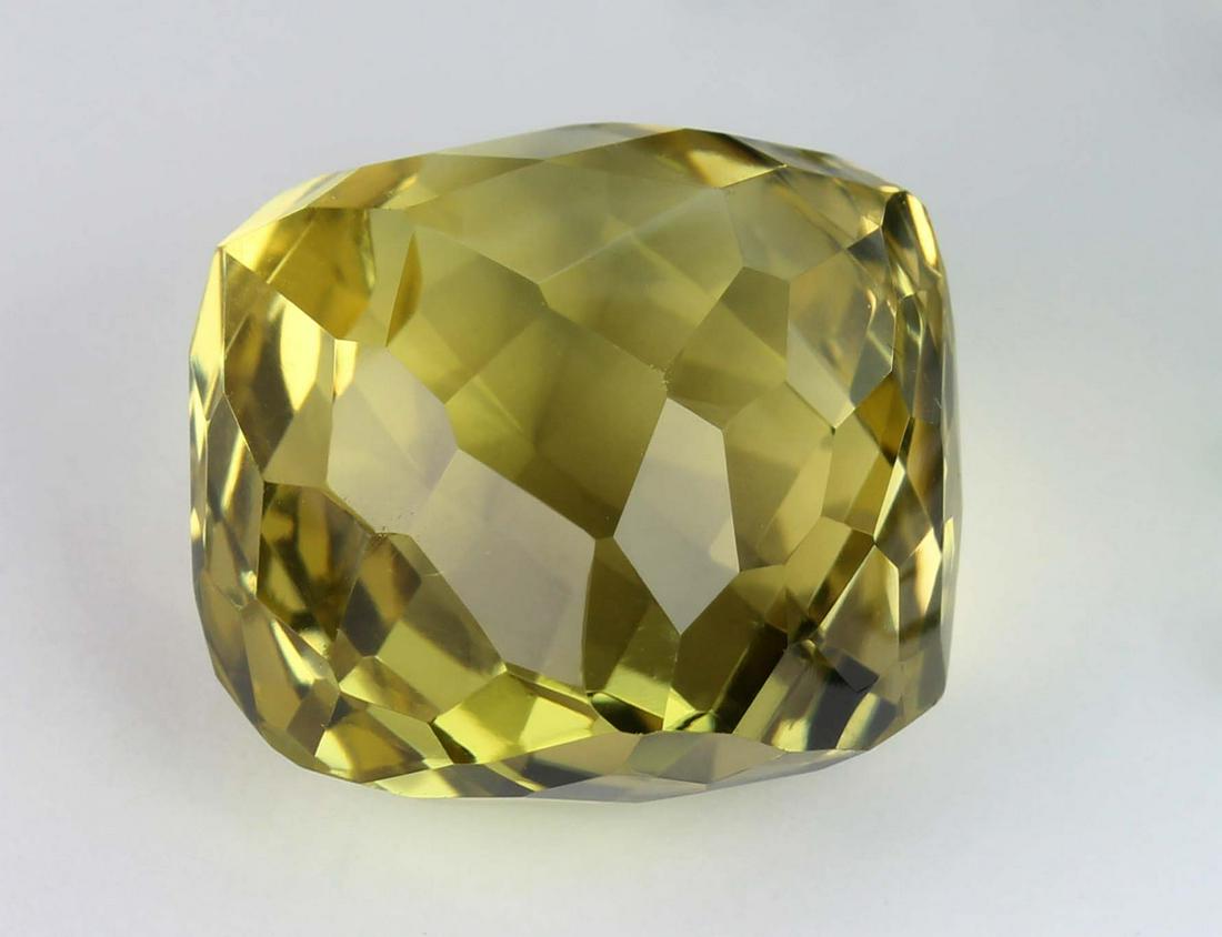 39.70 cts Natural Lemon Quartz: No Reserve! Title: 39.70 cts Natural Lemon Quartz Additional Information: Gemstone: Natural Lemon quartz Origin: Africa Weight : 39.70 carats Measurements: 21.75x19.74x14.64 mm Shape / Cut: Fansy Chec