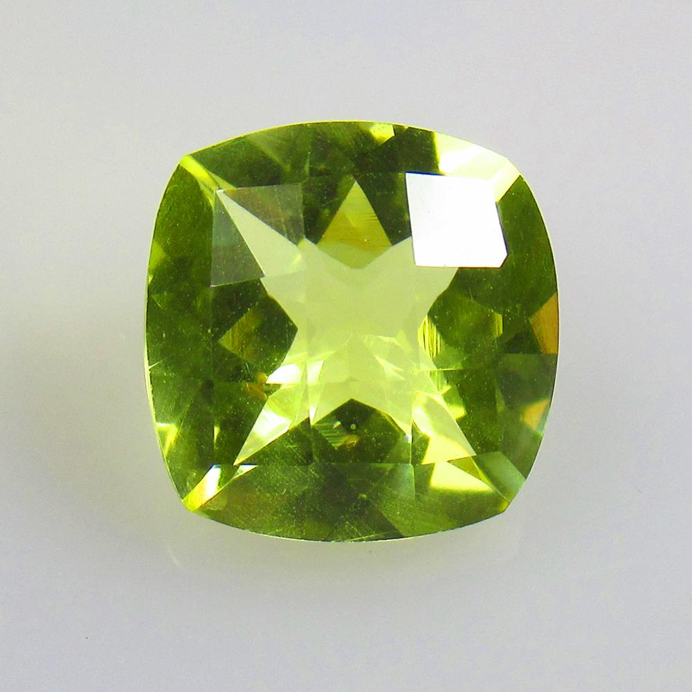 5.72 Ctw Natural Lemon Quartz Cushion Cut: No Reserve! Title: 5.72 Ctw Natural Lemon Quartz Cushion Cut Stone Clarity: VVS Gemstones: Natural Lemon Quartz Carat Weights: 5.72 Size/Dimensions: 11.70 x 11.60 x 7.30 mm Additional Information: Top