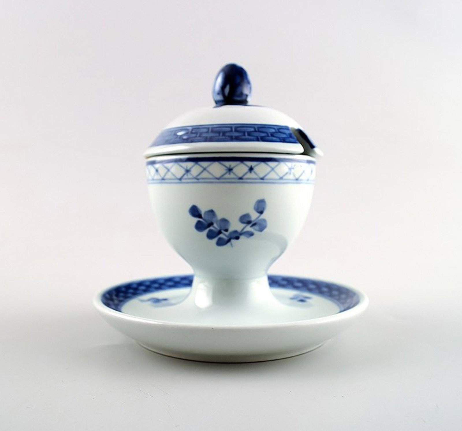 Royal Copenhagen Tranquebar, mustard jar with lid. Decoration number 11/1010. 2 pcs. in stock. (1 of 2)