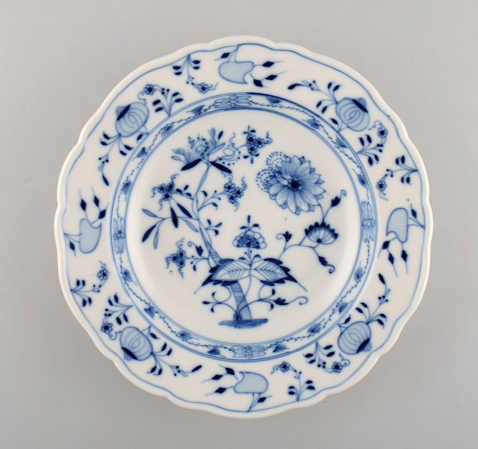 Stadt Meissen blue onion pattern. Large soup plate. 10 pieces in stock. Mid 20th century. (1 of 5)