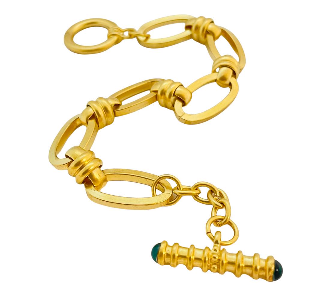 Vintage gold link chain emerald glass toggle bracelet (1 of 2)