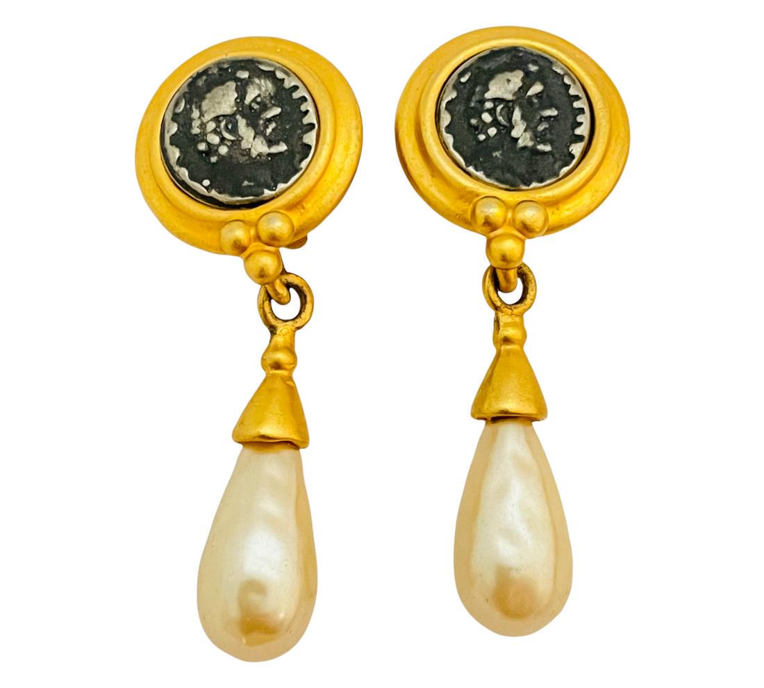Vintage CAROLEE gold silver coin pearl designer runway clip on earrings (1 of 3)