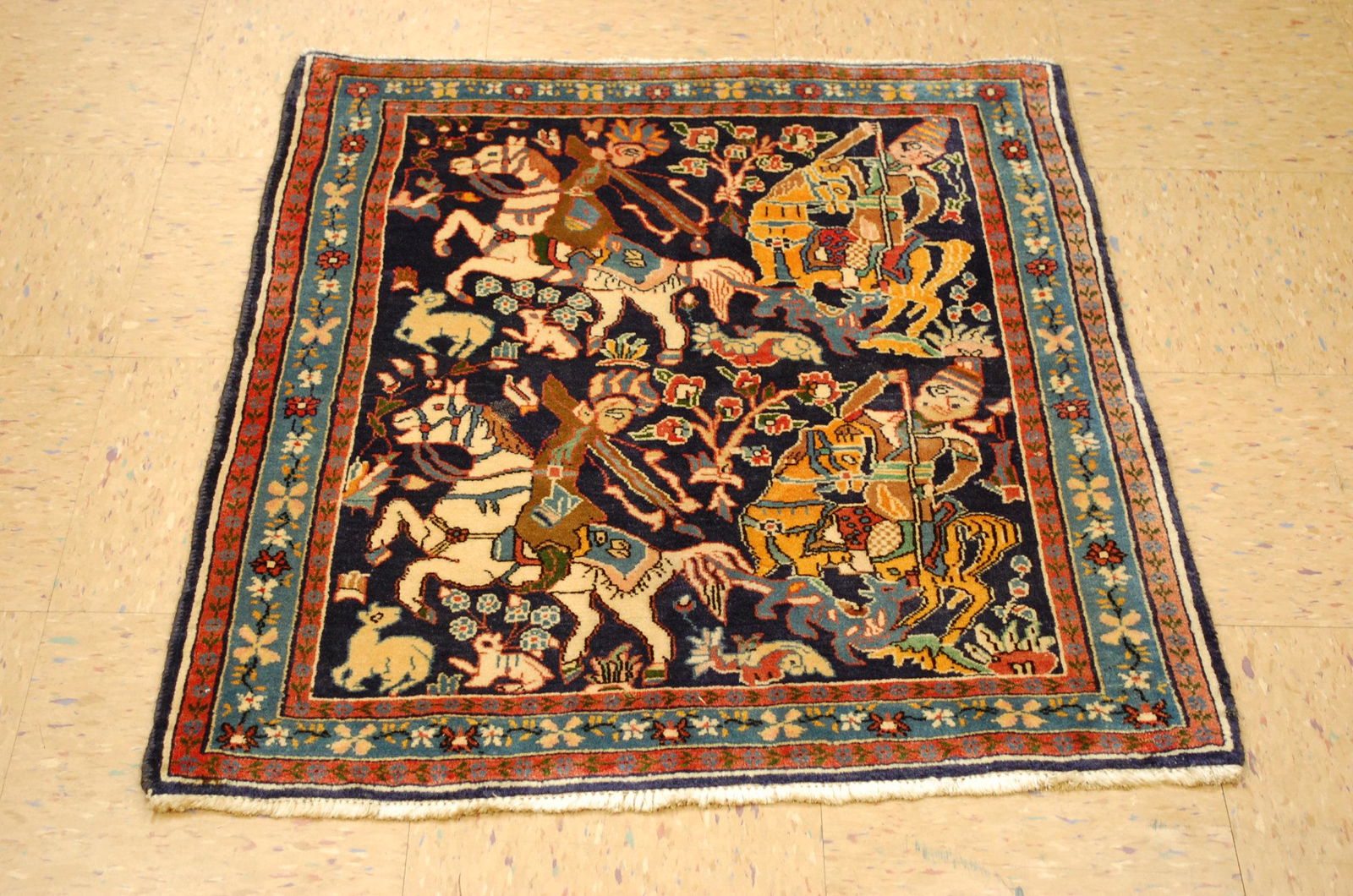 Persain TABRIZ RUG 2.8 x 3.2 (1 of 8)