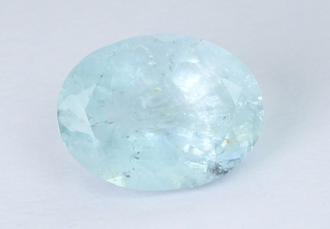 1.73 Cts Natural Aquamarine: No Reserve! Gemstone : Natural Aquamarine Origin : Australia Weight : 1.73 carats Dimensions : 9x7 mm Shape : Oval Cut Color : Blue Treatment : No Treatment Transparency : Transparent Clarity : No vis