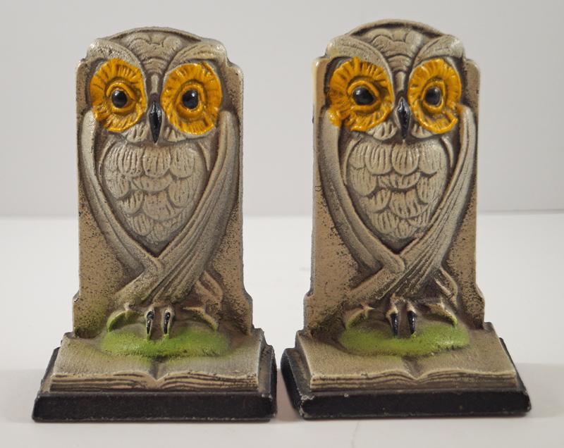 Antique Snowy Owl on Book Bird Cast Iron Bookends (1 of 7)