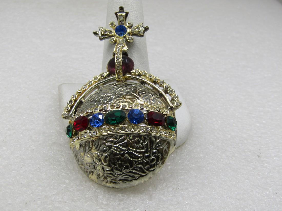 Vintage Queen Elizabeth II Coronation Orb Brooch 2.75": Vintage Queen Elizabeth II Coronation Brooch 2.75" tall and 1.5" wide. This is believed to be in honor of Queen Elizabeth II made by Mazer (Joseph Mazer also Jomaz) It is not signed however the only o