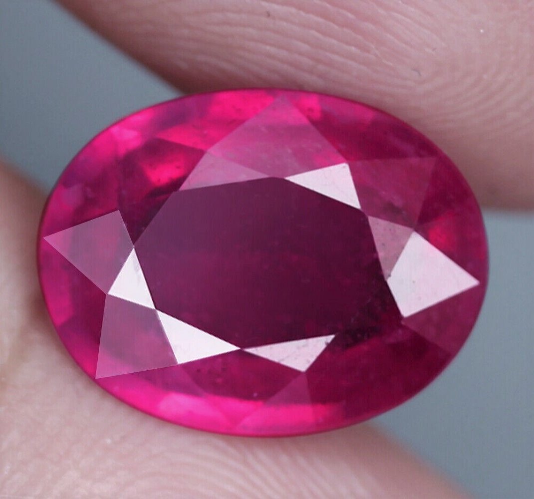 2,70 cts Natural Oval Pink Red Ruby (1 of 3)