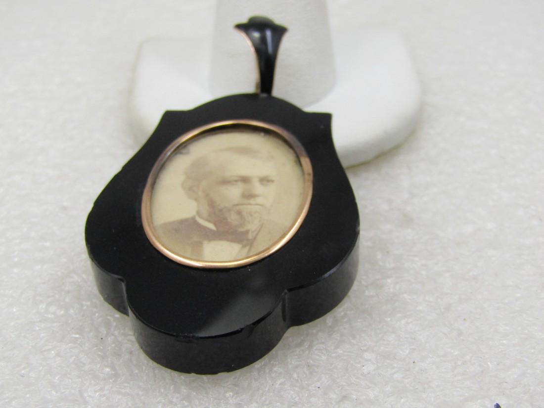 14kt Late Victorian Onyx Mourning Brooch Locket (1 of 5)
