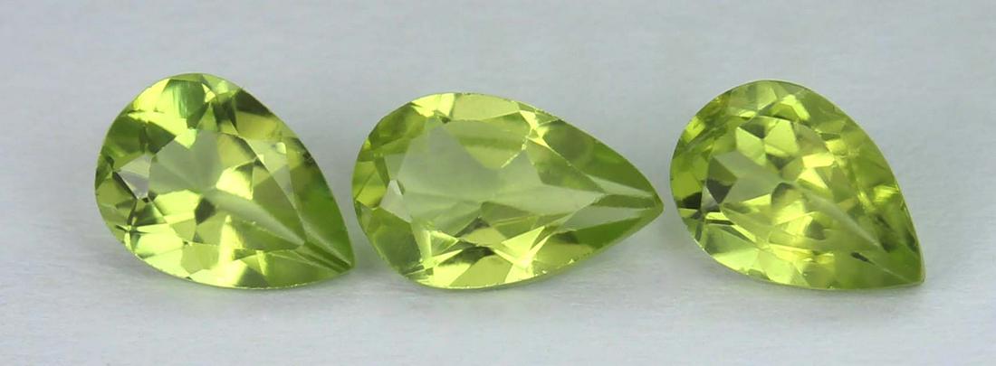 2.19 cts Natural Peridot Lot (1 of 3)