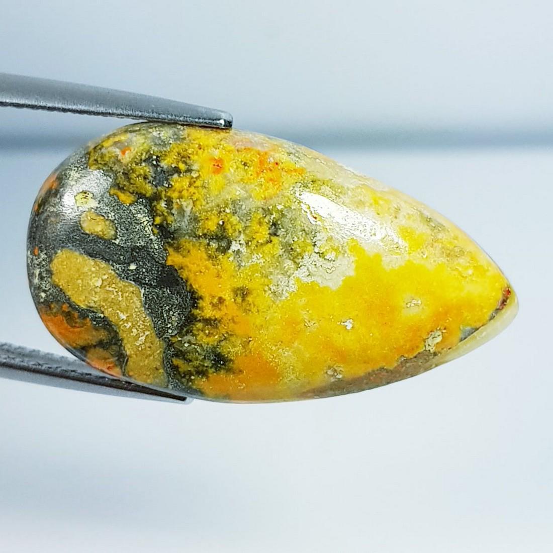 19.46 ctz Natural Bumble BEE Jasper: No Reserve! Title: 19.46 ctz Natural Bumble BEE Jasper Color/Clarity: Yellow / Opaque Gemstones: Jasper Carat Weights: 19.46 Size/Dimensions: 28.30 x15.50 x 5.90 Additional Info: Pear / Indonesia Ship