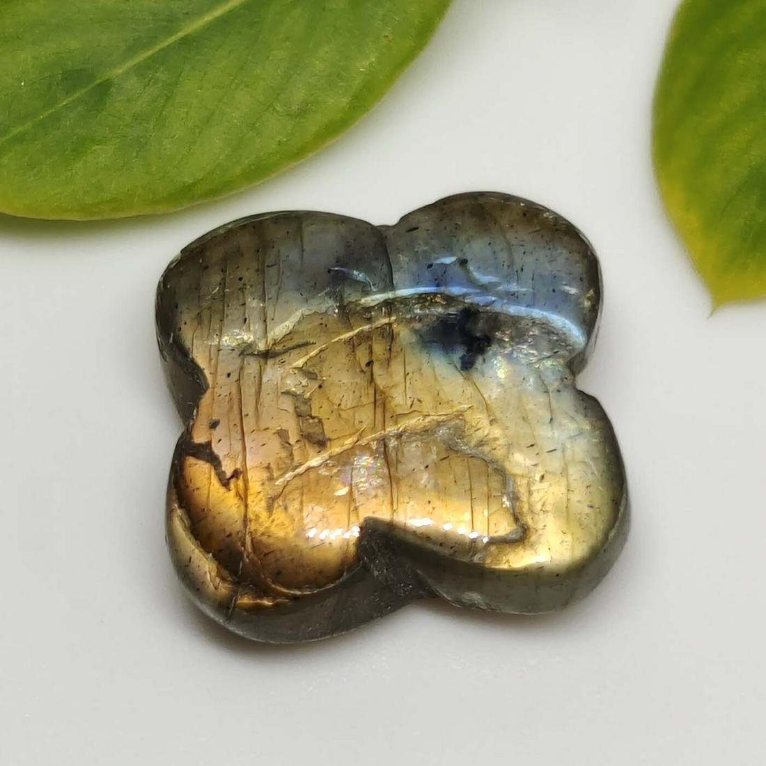 9.40 ct Natural Labradorite Star Cab: No Reserve! Title: 9.40 ct Natural Labradorite Star Cab Additional Information: Gemstones: Labradorite Carat Weights: 9.40 ct Size/Dimensions: 14 X14 mm Origin : Labrador Materials & Techniques: Labra