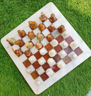 Natural & Unheated~ Brown Onyx Chess Board Set: Title: Natural & Unheated~ Brown Onyx Chess Board Set Description: Set of Green Onyx Chess Board , Geode Complet Chess Board a center table display is the ideal place to enjoy the organic beauty of th