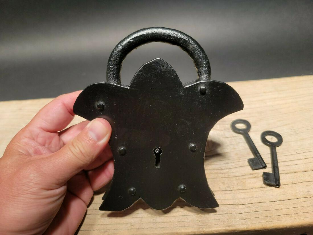 Cast Iron Padlock Lock & Key (1 of 12)