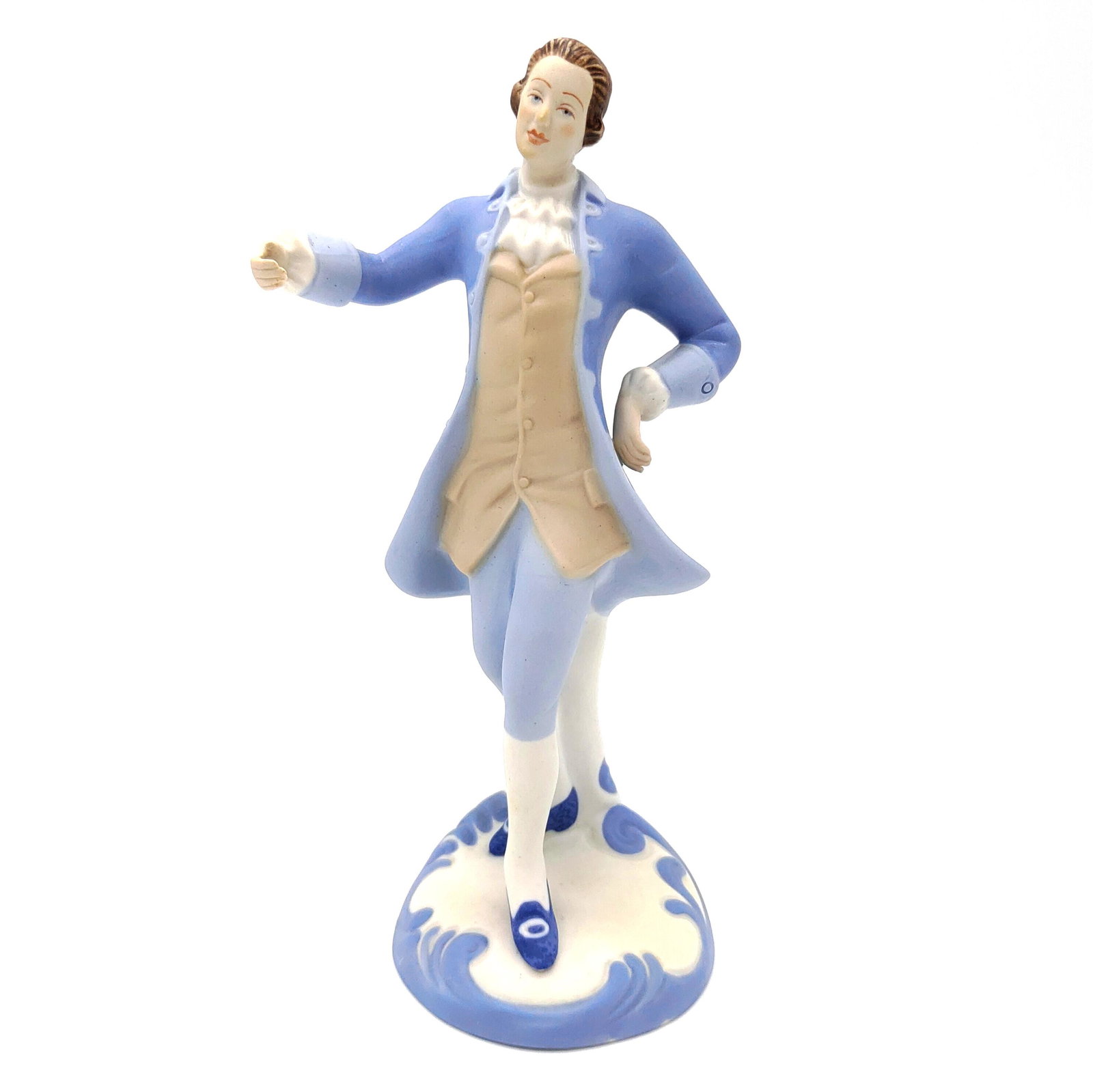 Royal Dux - Rococo gentleman: Title: Royal Dux - Rococo gentleman Date/Period: 1970-1992 Dimension: height 22 cm Materials: coloured biscuit porcelain Provenance: Rococo gentleman, decor Pastel 2, model number 138 Reserve: $40.00 