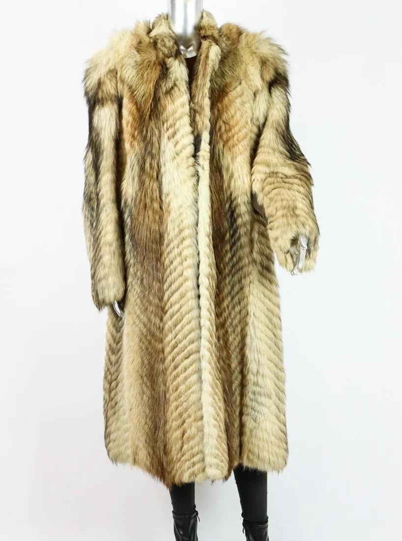 LONG COYOTE FUR COAT EU: L; US: 16 (1 of 12)