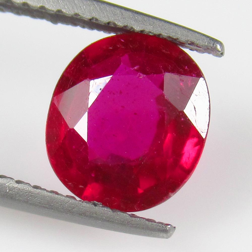 Natural Pinkish Red Ruby - 2.29 Ct (1 of 2)