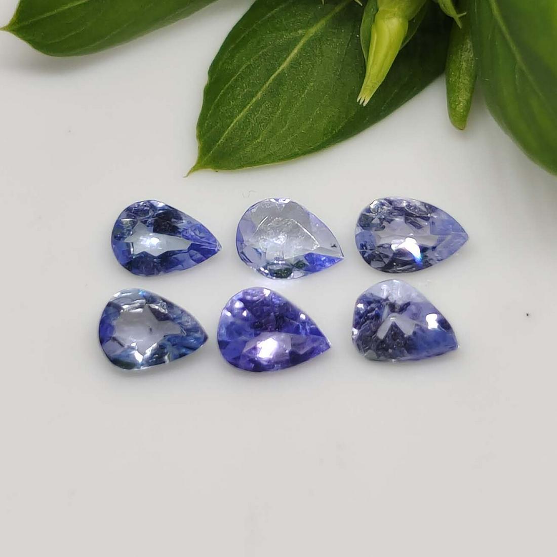 0.70 ct Natural Tanzanite Lot: No Reserve! Title: 0.70 ct Natural Tanzanite Lot Additional Information: Gemstones: Tanzanite Carat Weights: 0.70 ct Size/Dimensions: 4 x 3 mm Materials & Techniques: Tanzanite Shipping: Domestic: Fla