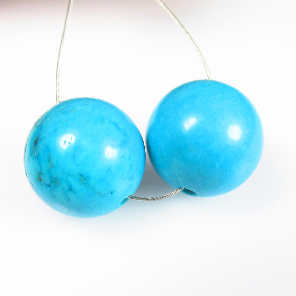 Natural Amazonite Beads - 15.11 Ct: No Reserve! Title: Natural Amazonite Beads - 15.11 Ct Origin: Brazil Weight: 15.11 Size/Dimensions: 11.0 x 11.0 mm Additional Information: Pieces : 2 No's / Shape : Round Drilled / Color : Blue / Clar