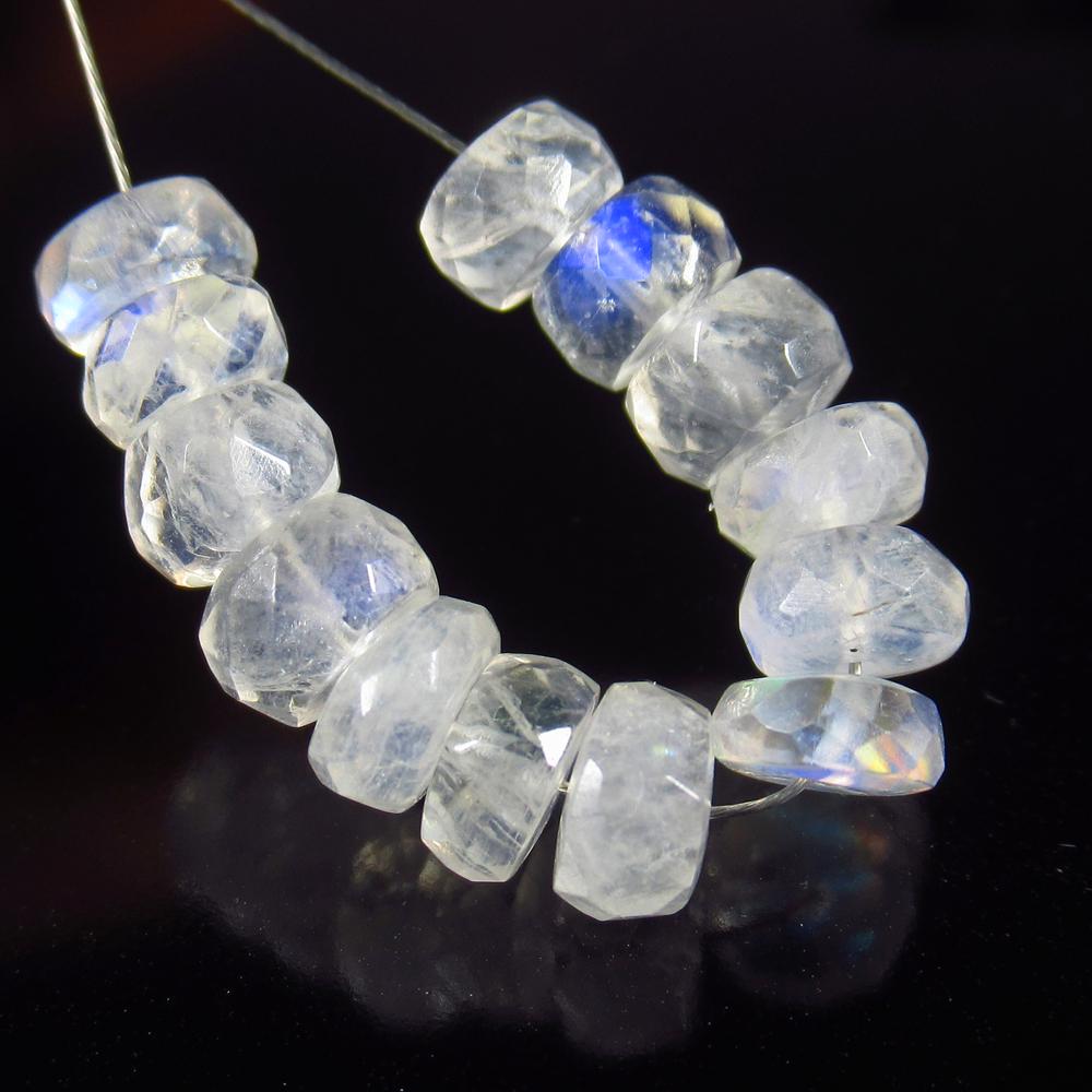 Natural Blue Moonstone Beads - 12.31 Ct: No Reserve! Title: Natural Blue Moonstone Beads - 12.31 Ct Origin: India Weight: 12.31 Size/Dimensions: 6.3 - 6.5 mm Additional Information: Pieces : 13 No's / Shape : Round Drilled / Color : Blue Tin