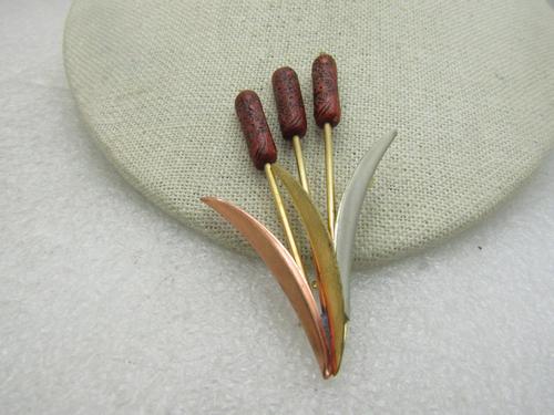 Vintage Cat-O-Nine-Tails Brooch, Tri-Color, 3" Tall (1 of 4)