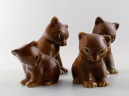 Knud Basse, Bornholm, Denmark, 4 brown bear cubs, ceramics.: Knud Basse, Bornholm, Denmark, 4 brown bear cubs, ceramics. Measures: 9 x 9 cm. and 12 x 13 cm. Prices: 500-800 DKK per. PCS. Stamped. Reserve: $60.00 Shipping:Domestic: Shipping rates are