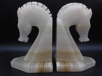 VINTAGE 70S CARVED ALABASTER MARBLE STONE CHESS KNIGHTS HORSE HEAD BOOKENDS: Title: VINTAGE 70S CARVED ALABASTER MARBLE STONE CHESS KNIGHTS HORSE HEAD BOOKENDS Date/Period: approx 1970's Dimension: 8" tall Materials: marble Additional Information: VINTAGE 70S CARVED ALABASTER