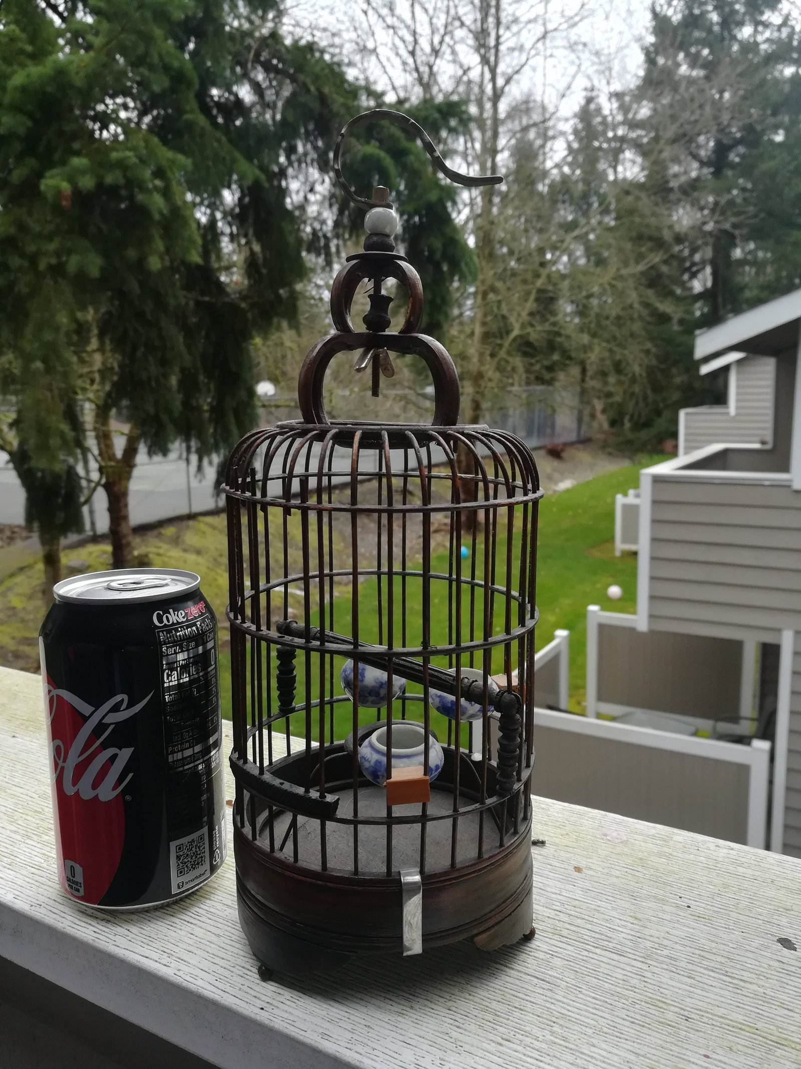 Antique Chinese bird cage with 3 porcelain feeders (1 of 10)