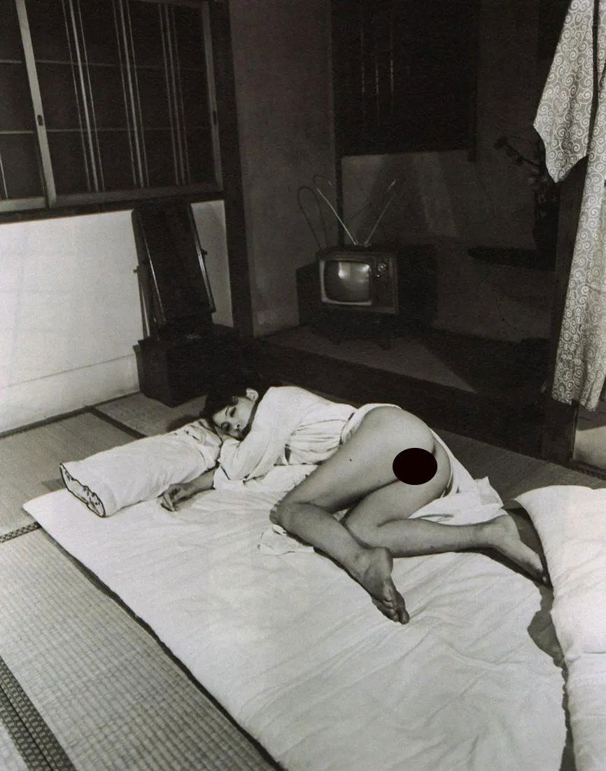 NOBUYOSHI ARAKI - Nude: Artist: NOBUYOSHI ARAKI Print Title: Nude Printing Date: 1980s Medium: photo-lithograph Printed in: Italy Image Size: 7.5 x 6” Note: COAs included. Reserve: $30.00 Shipping: Domestic: Flat-r