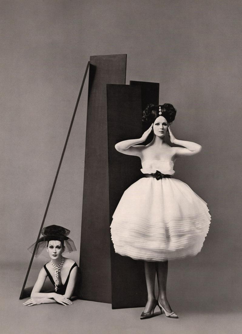 RICHARD AVEDON - Dovima and Betsy Pickering, Paris, 1958 (1 of 1)