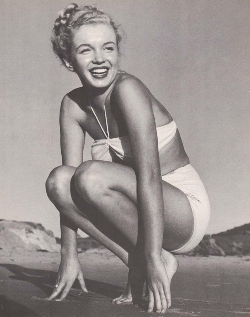 ANDRE DE DIENES - Marilyn Monroe (Norma Jean) at the beach: Artist: ANDRE DE DIENES Print Title: Marilyn Monroe (Norma Jean) at the beach Medium: Photo-lithograph Printed 1980’s in the USA Image size (inches) approx. 12 x 9” Andre De Dienes De Dien