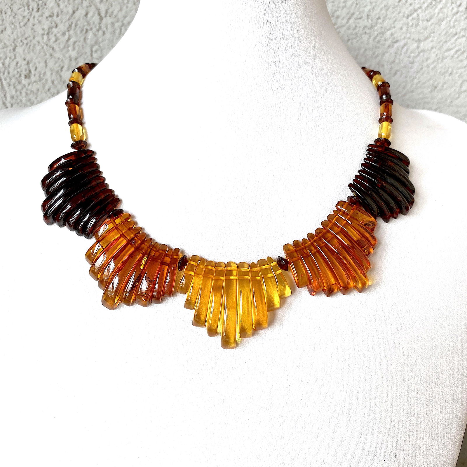 Extraordinary Amber Cleopatra necklace (1 of 10)